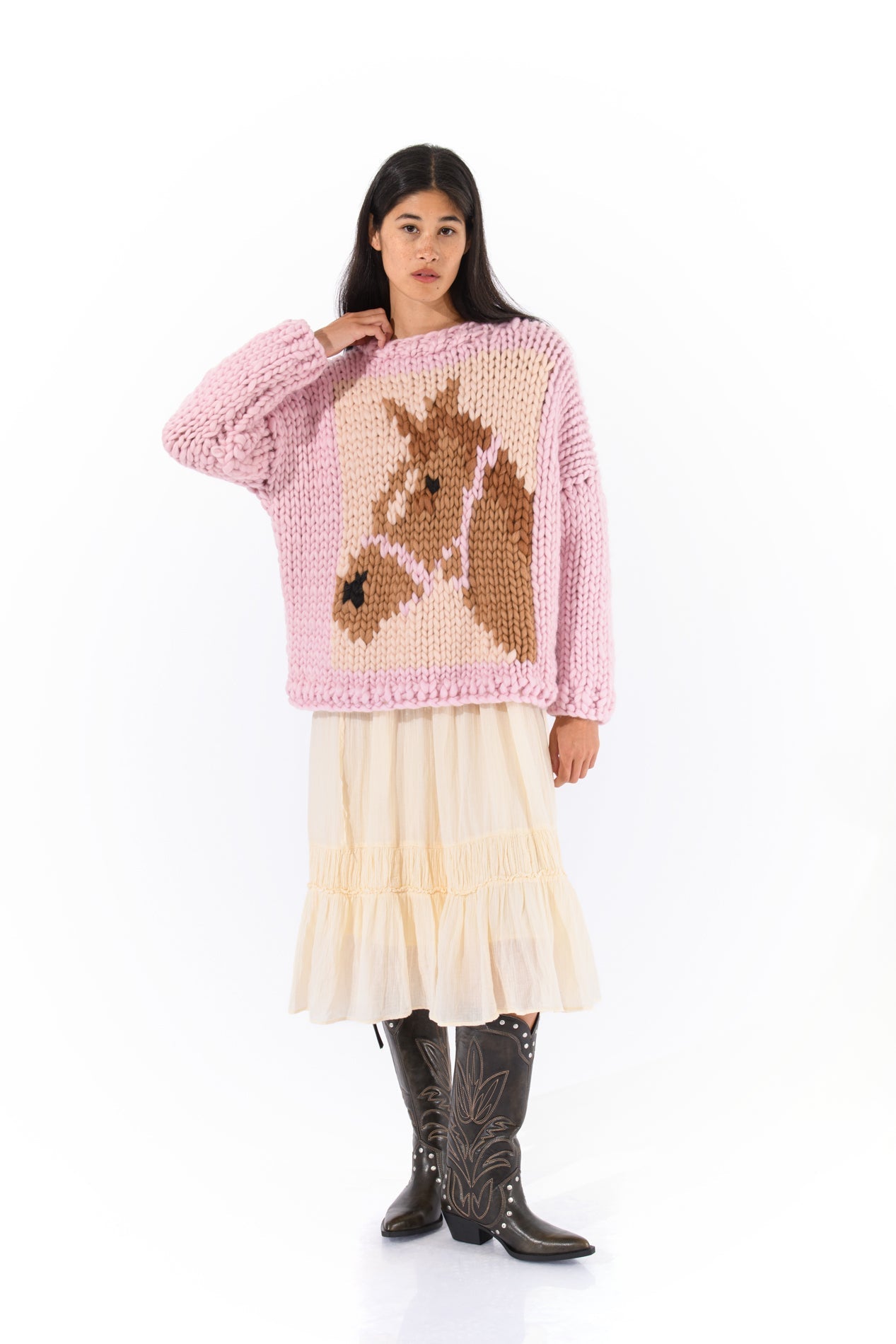 Klarza pink chunky knit sweater with horse graphic – additional view 4